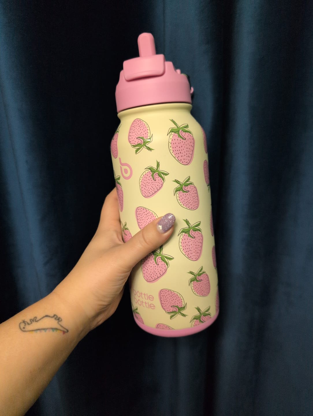 Customer photo review of Hydro X Bottle 32oz (Bow Design is on Pre-sale)