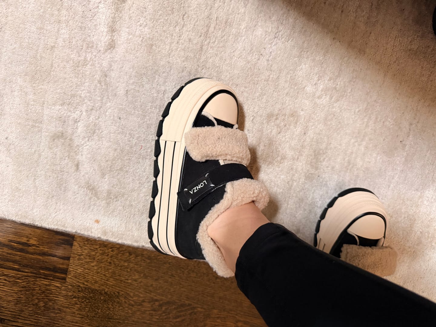 Customer photo review of Glissane Black