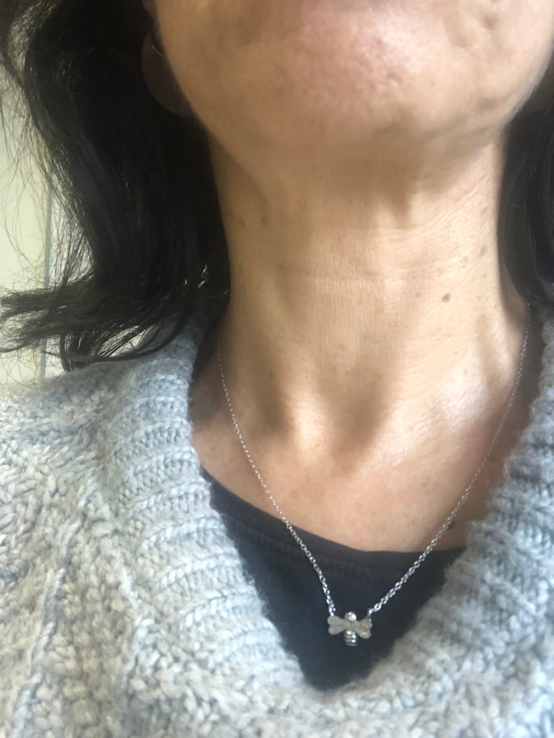 Customer photo review of Colar Lil Bee