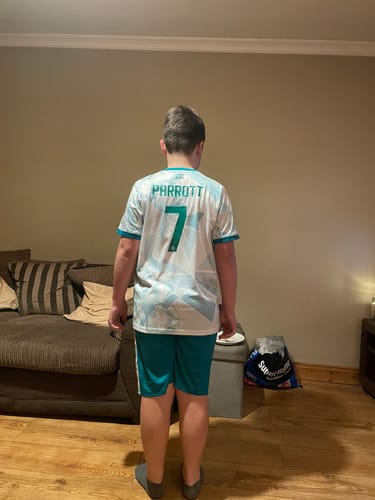 Customer photo review of Troy Parrott Ireland Éire 2026 World Cup Kids Football Jersey