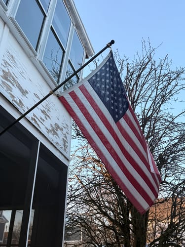 Customer photo review of Non-Tangle Flagpole Spinners