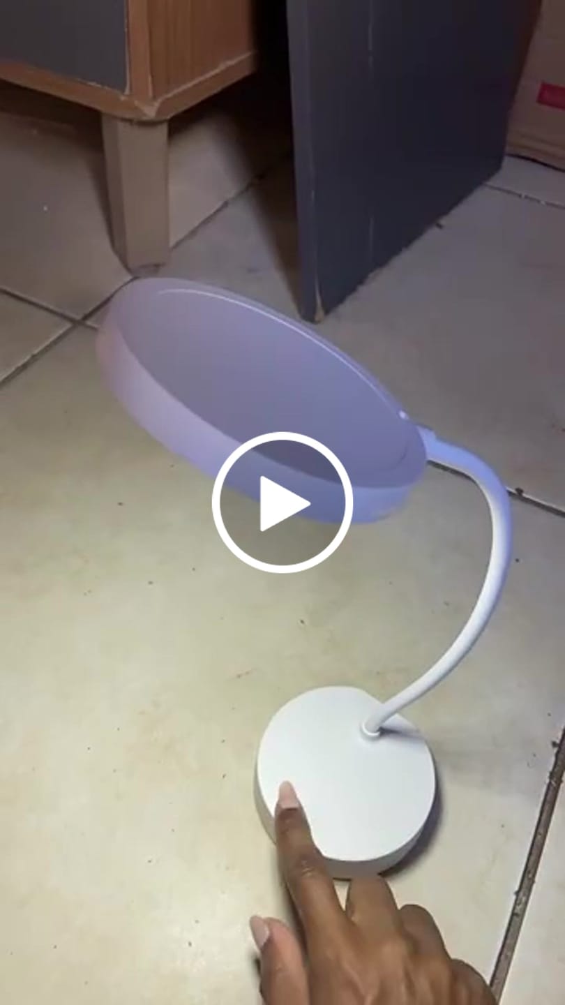 Customer video review of Luminária de Mesa Decorativa LED Flexível Touch