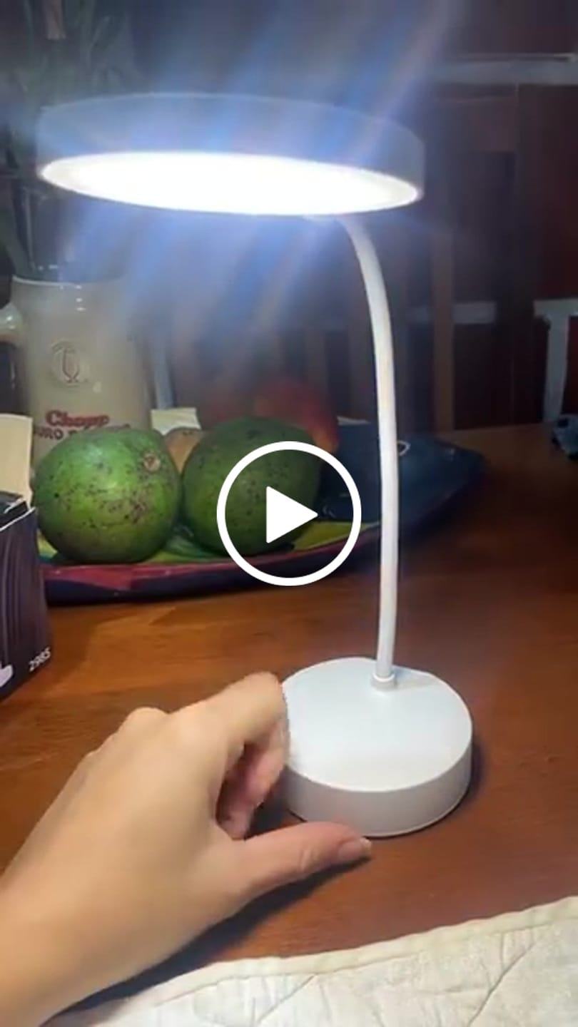 Customer video review of Luminária de Mesa Decorativa LED Flexível Touch