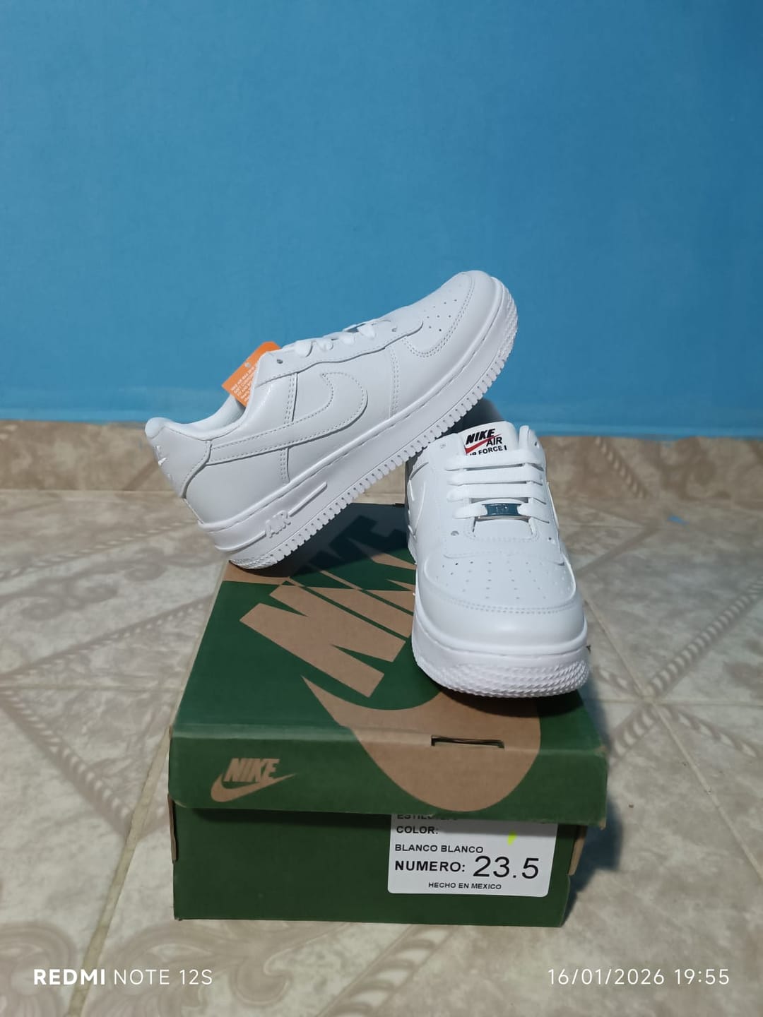 Customer photo review of Tenis 270 Blanco Total