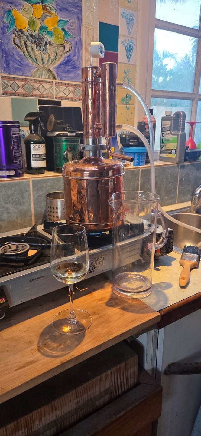 Customer photo review of Copper moonshine still 0.63G (2.4L) Flavor-still