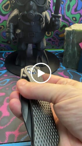 Customer video review of Kunwu Excalibur Titanium Frame Lock Integral DLC Vanax 3.58"