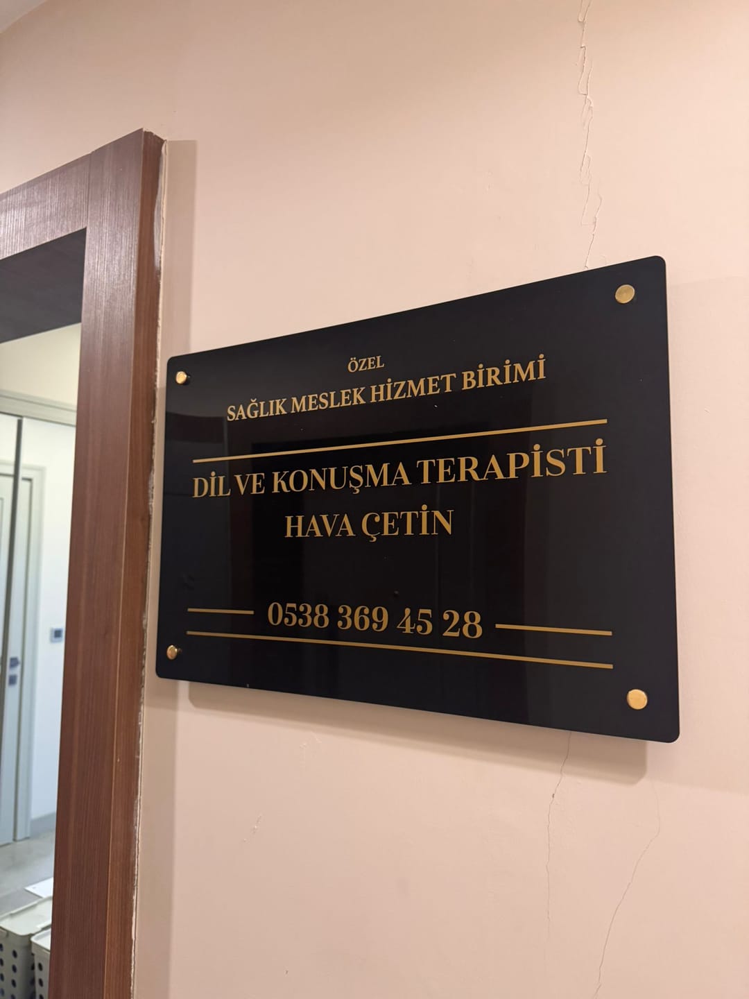 Customer photo review of Siyah Pleksi Kapı Tabelası