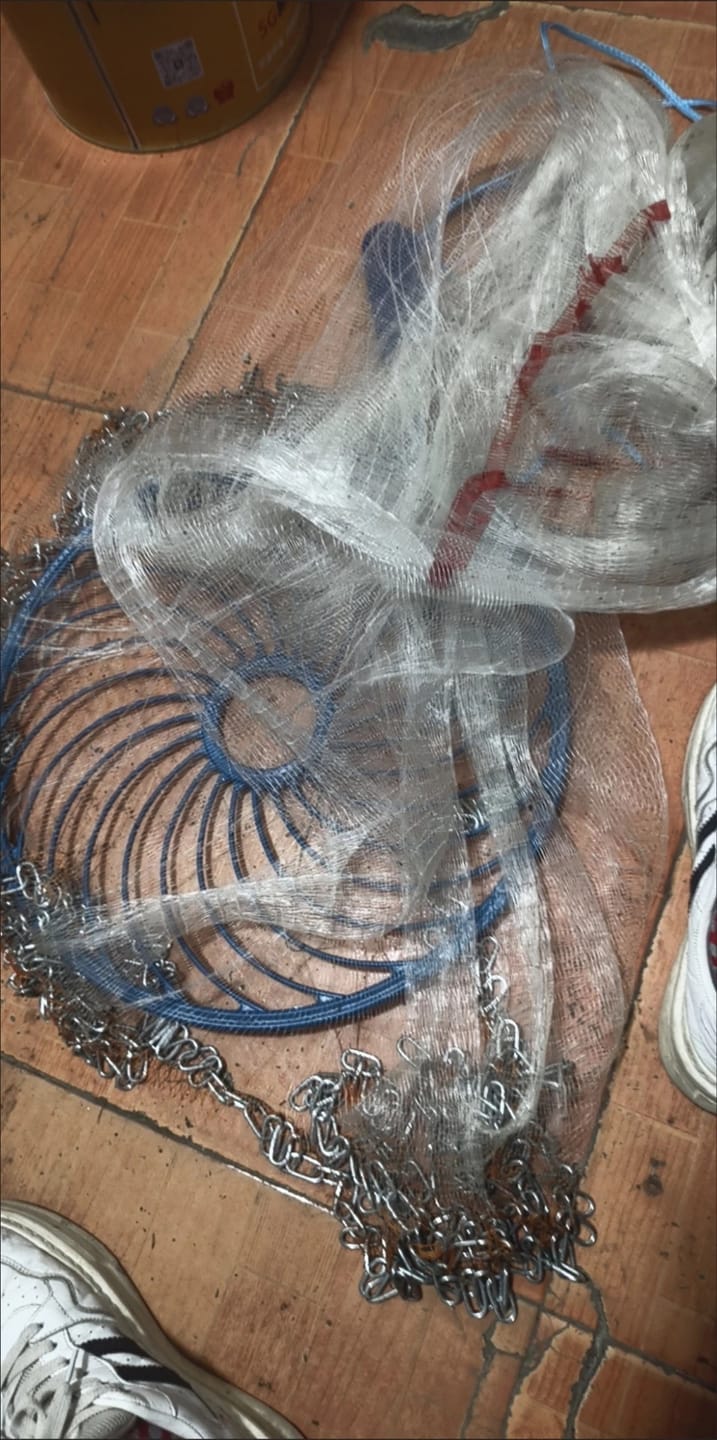 Customer photo review of Hand Cast Fishing Net with Large Disc – Easy Throw Rubber Mesh Net for Catching Fish