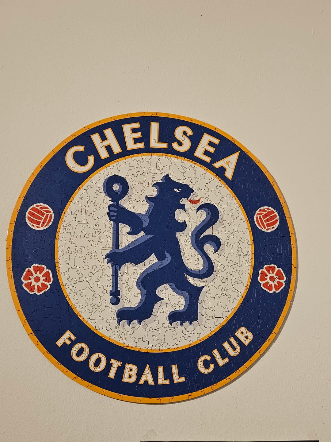 Customer photo review of Chelsea FC® Logo - Holzpuzzle