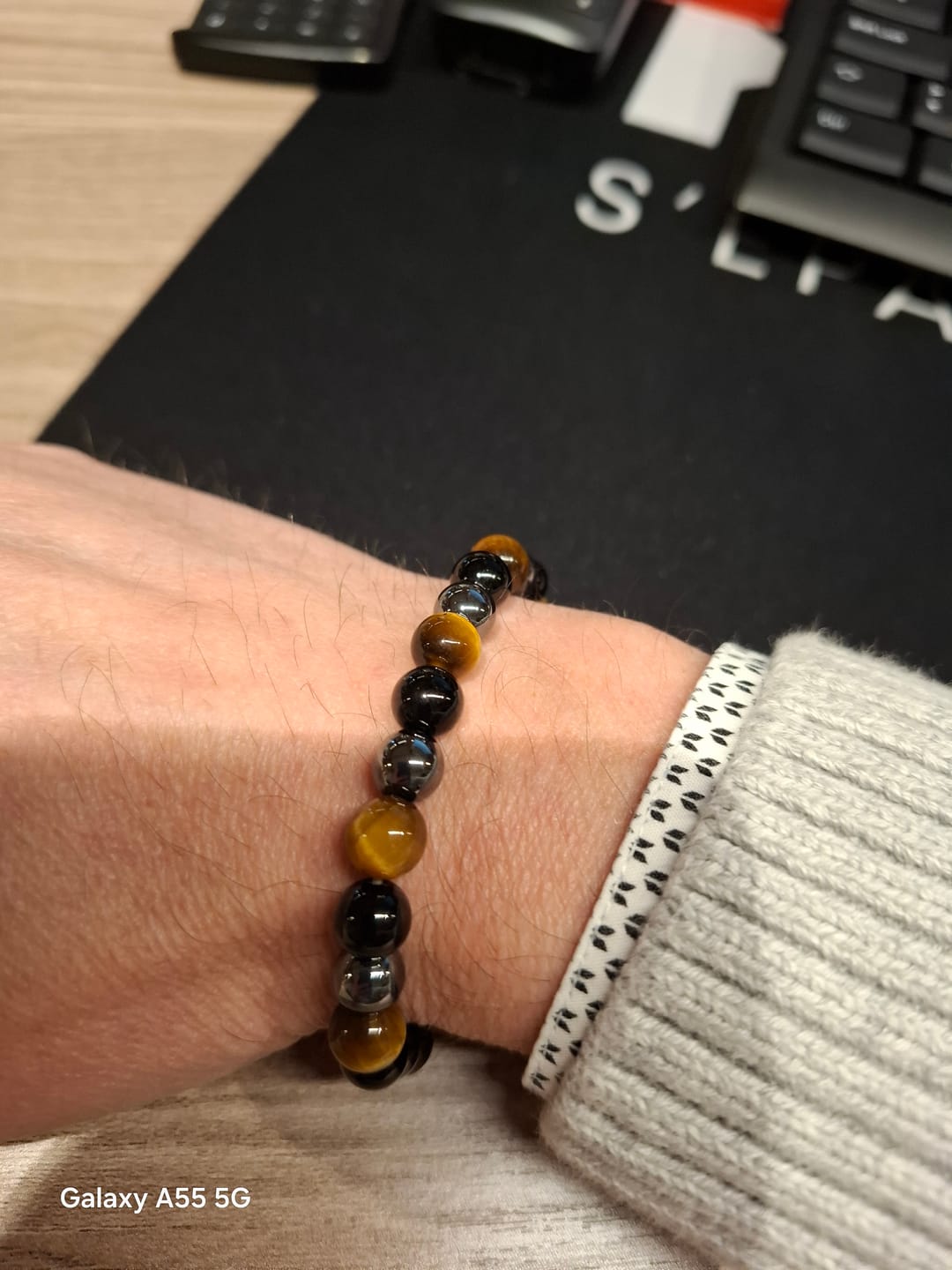 Customer photo review of Bracelet "3 Protections" en Oeil de Tigre, Hématite & Obsidienne Noire