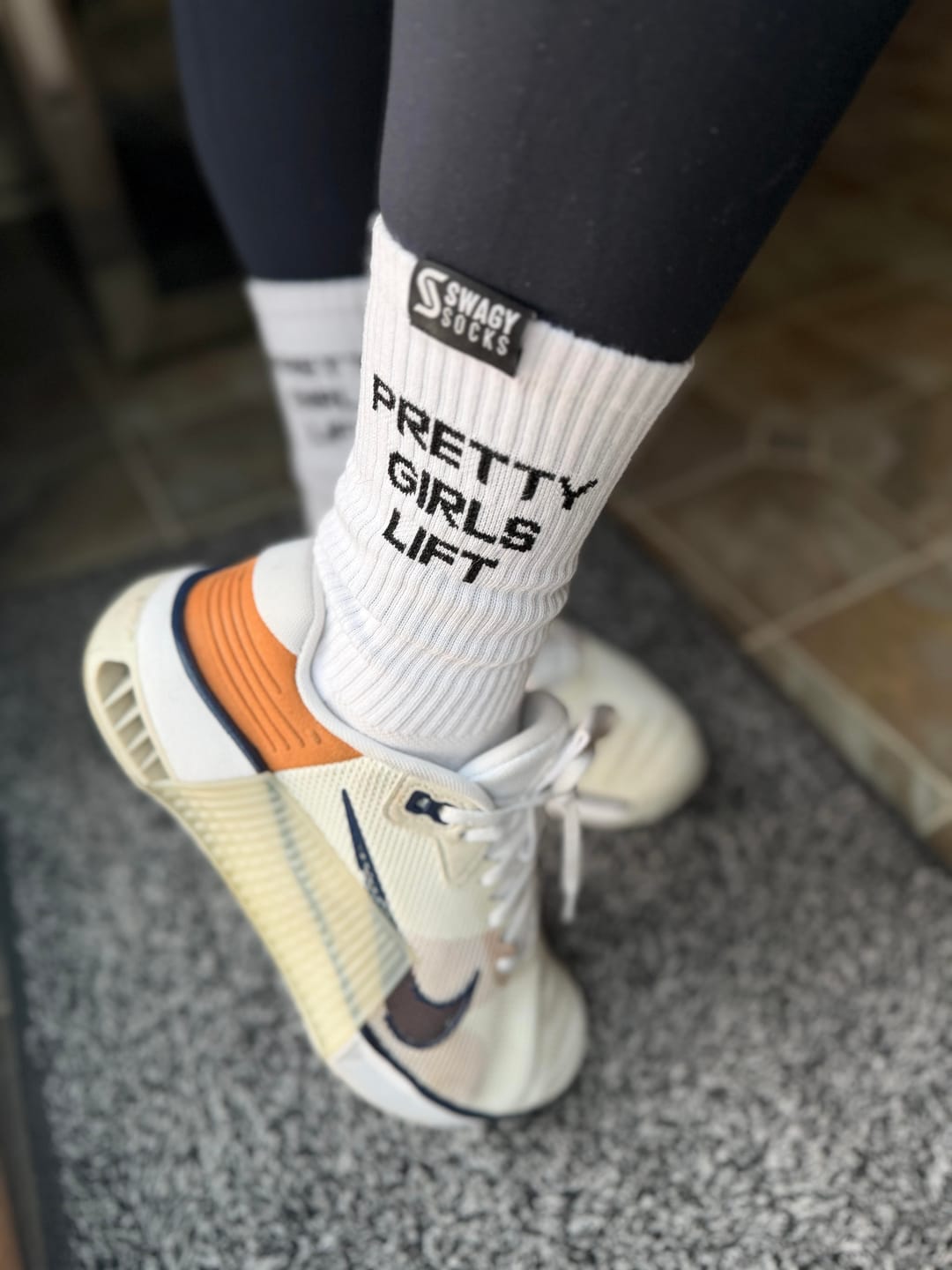Customer photo review of Pretty Girls Lift - Crew Workout Socks