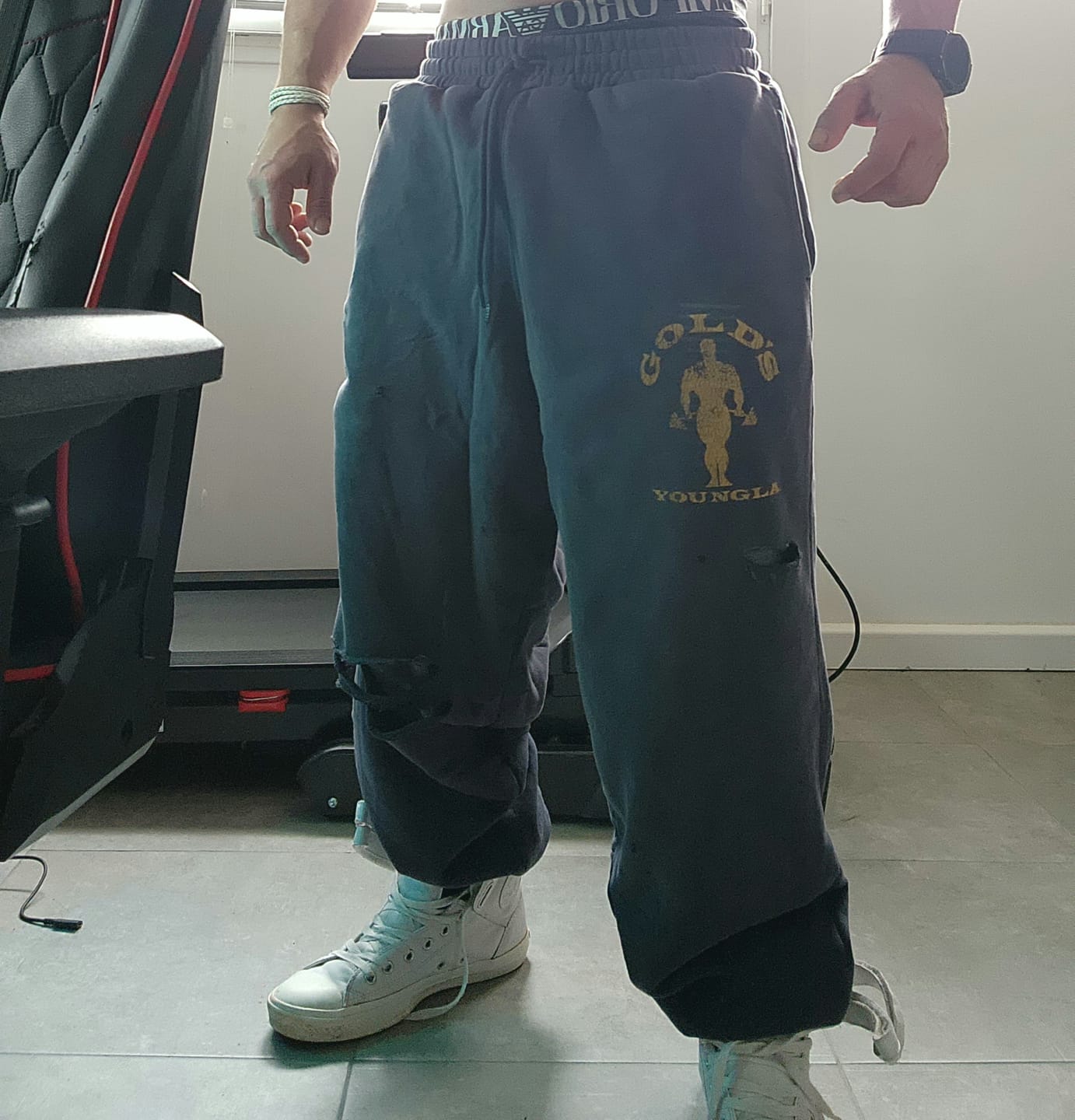 Customer photo review of 2054 - Gold's Iron Legacy Layered Joggers
