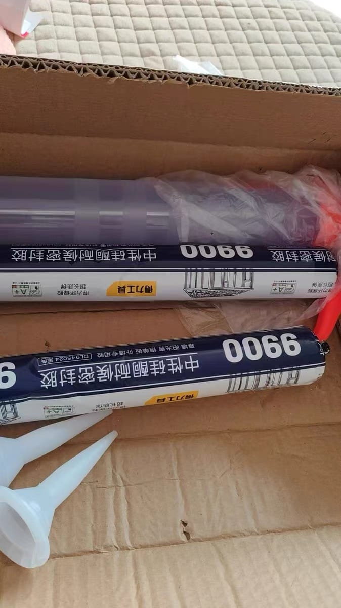 Customer photo review of High-Strength 9900 Structural Silicone Sealant – Outdoor Weatherproof Adhesive for Windows & Doors