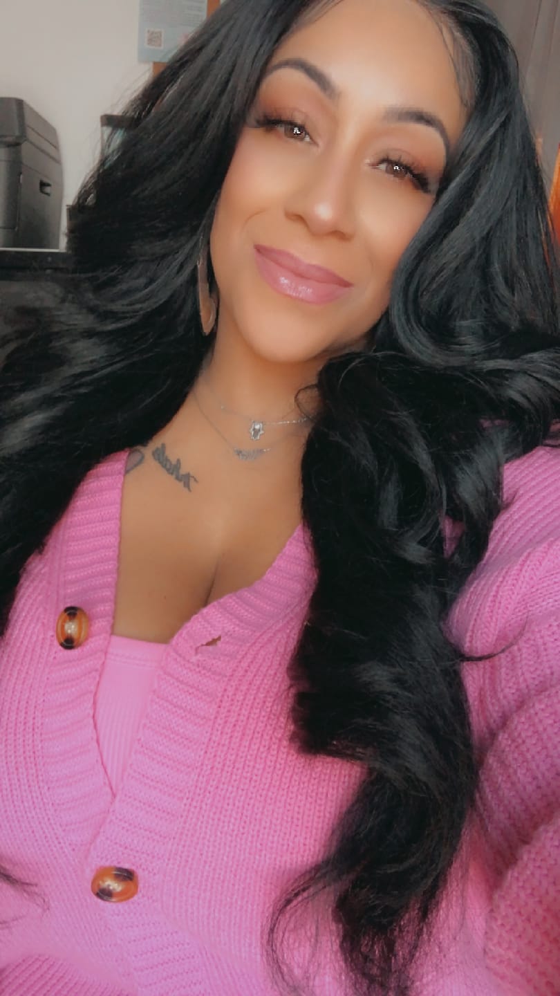 Customer photo review of Outre Melted Hairline Glueless HD Lace Front Wig - SERAPHINE