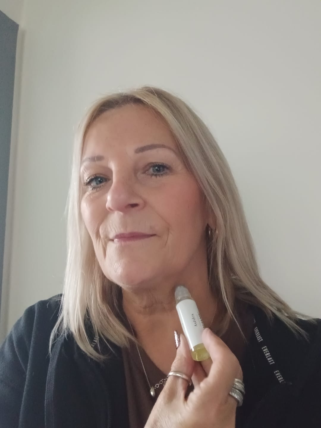 Customer photo review of BALSAMIC SANDALWOOD PERFUME OIL