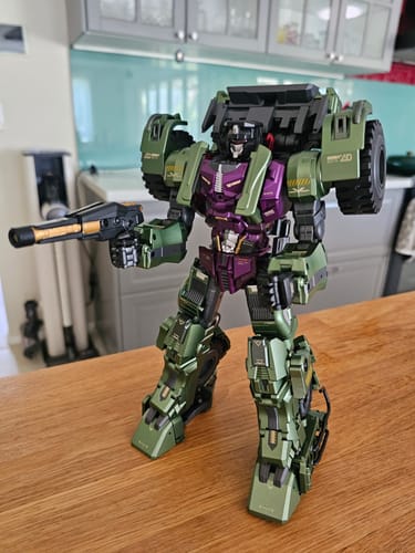 Customer photo review of Dream Star Toys  DST02-001 DST02001 Forklift Warrior ( Scrapper, Constructicon, Devastator Combiner) DreamStarToys Metallic Version 24.5 cm / 9.6"