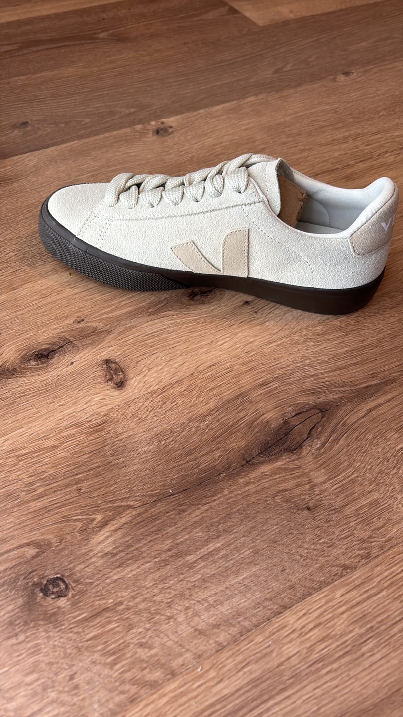 Customer photo review of סניקרס זמש לנשים Veja Campo Bold