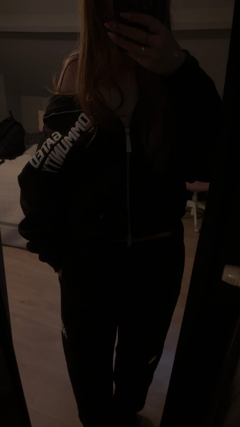 Customer photo review of GATED COMMUNITY ZIP HOODIE BLACK