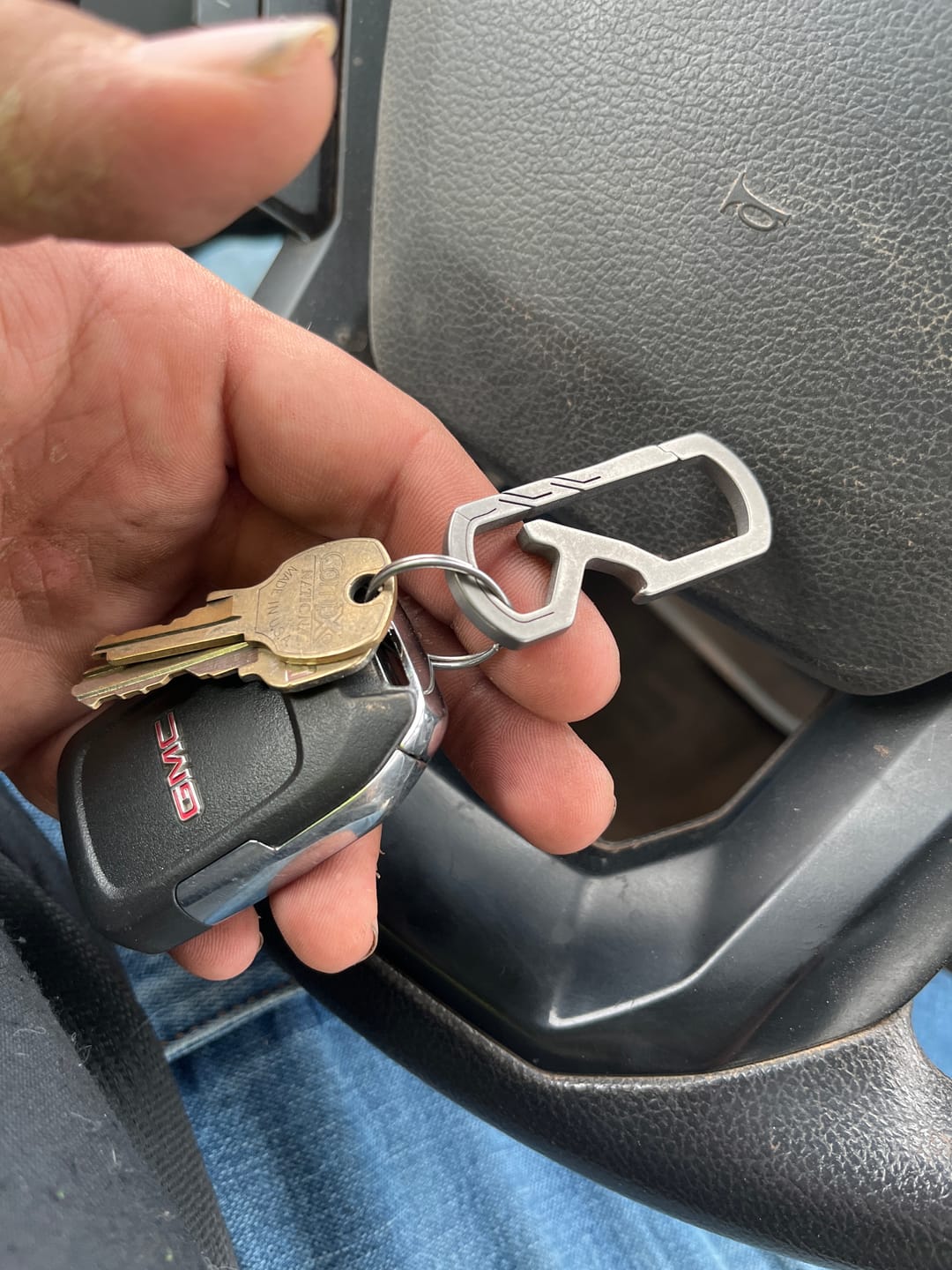 Customer photo review of 80Eighty® Titanium Keychain Clip
