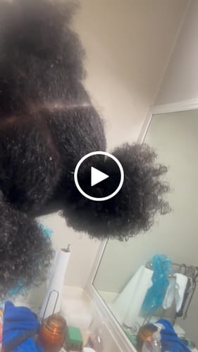 Customer video review of BATANA SUNSPLASH Anti Breakage Leave in conditioner & Detangler Spray 8oz | 16oz