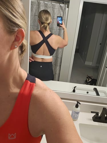 Customer photo review of BOLD Criss-Cross Sports Bra