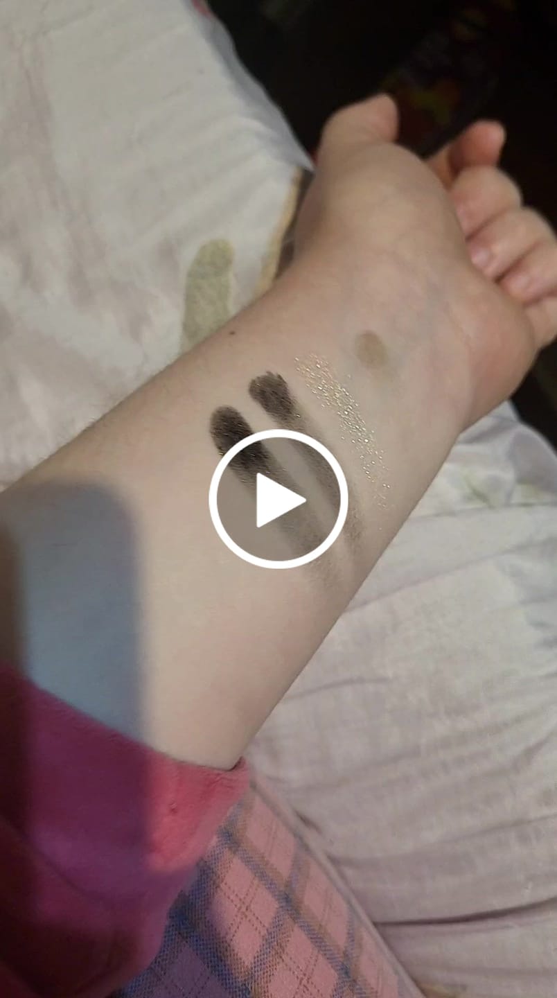 Análise de vídeo do cliente da paleta de Halloween P.Louise Mystic Moonlight
