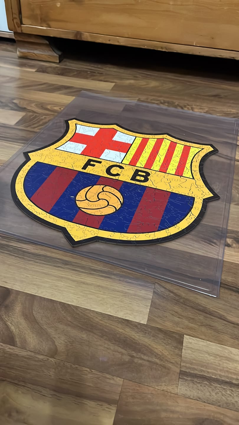 Customer photo review of FC Barcelona® Logo - Holzpuzzle