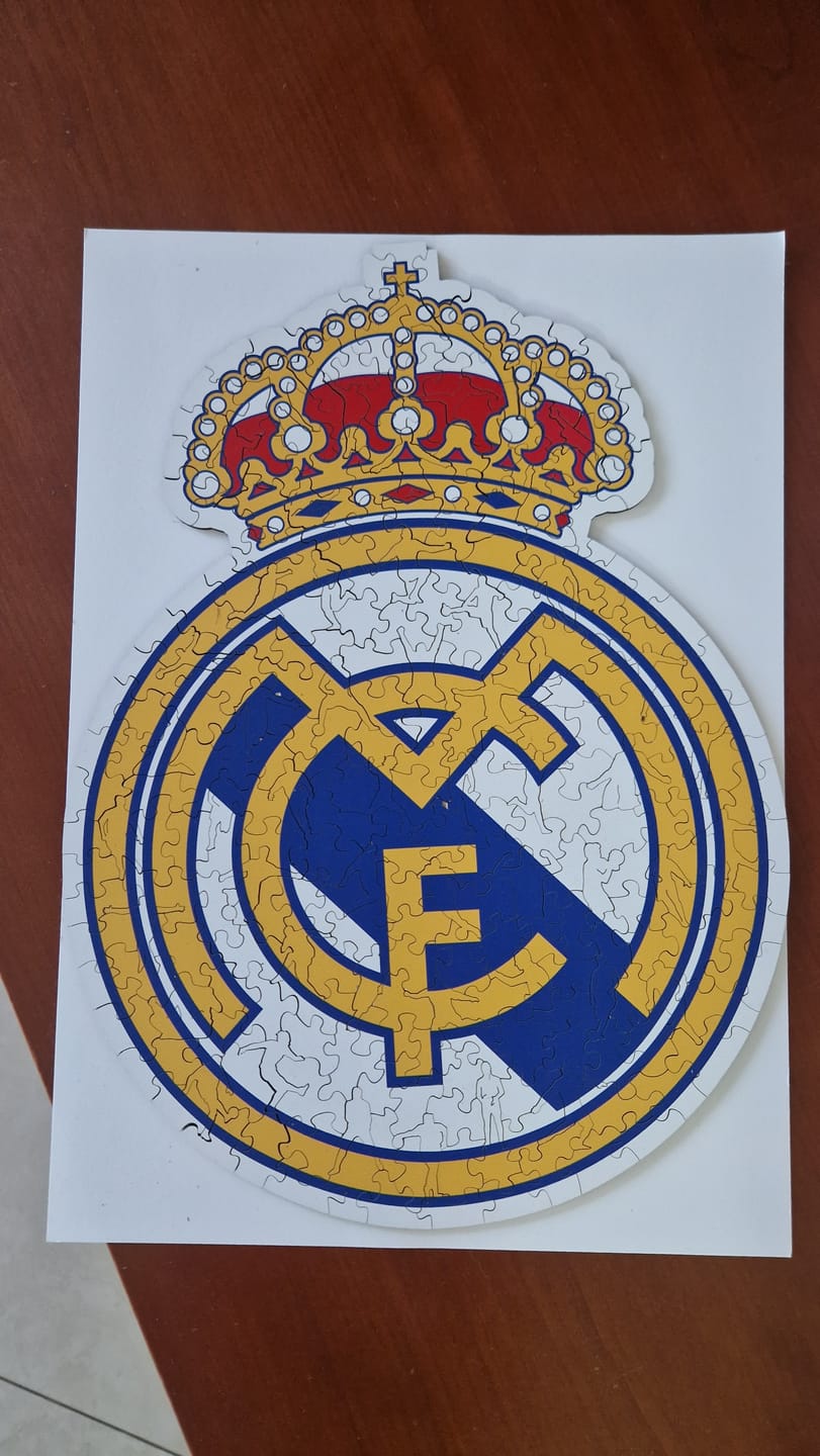 Customer photo review of Real Madrid CF® Logo - Wooden Puzzle