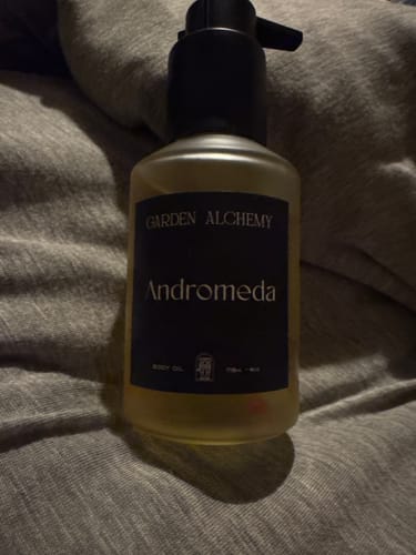 Customer photo review of ANDROMEDA BODY OIL