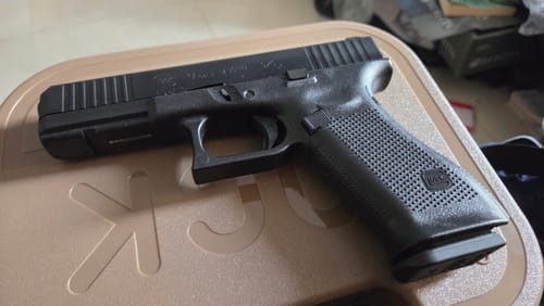 Customer photo review of Umarex Glock 17 Gen 5 V2 GBB Airsoft Pistol (VFC G17 Gen 5)