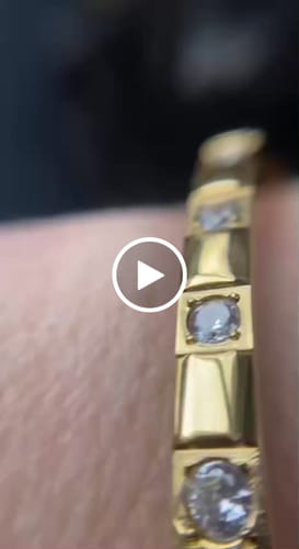 Customer video review of Zelva