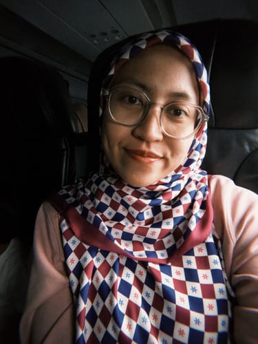 Customer photo review of Monogram Square (Berry)