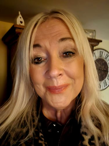 Customer photo review of Face Framing Layers / Clip In Extensions / Human Hair / 14 inches / 15 grams