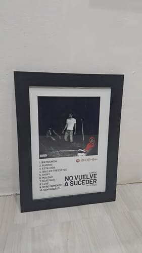 Reseña con foto de un cliente sobre NO VUELVE A SUCEDER