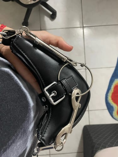 Customer photo review of Y2k girl Harajuku Rivet spike Gothic One Shoulder Handbag Women’s Punk Tote Dark Punk Rock Japanese Heavy Industry Ring  Bag