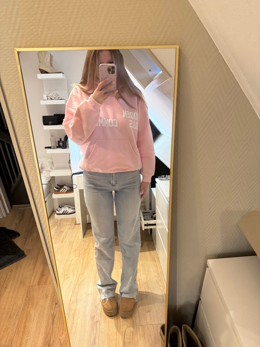 Kundenfoto-Bewertung von GATED COMMUNITY HOODIE LIGHT PINK