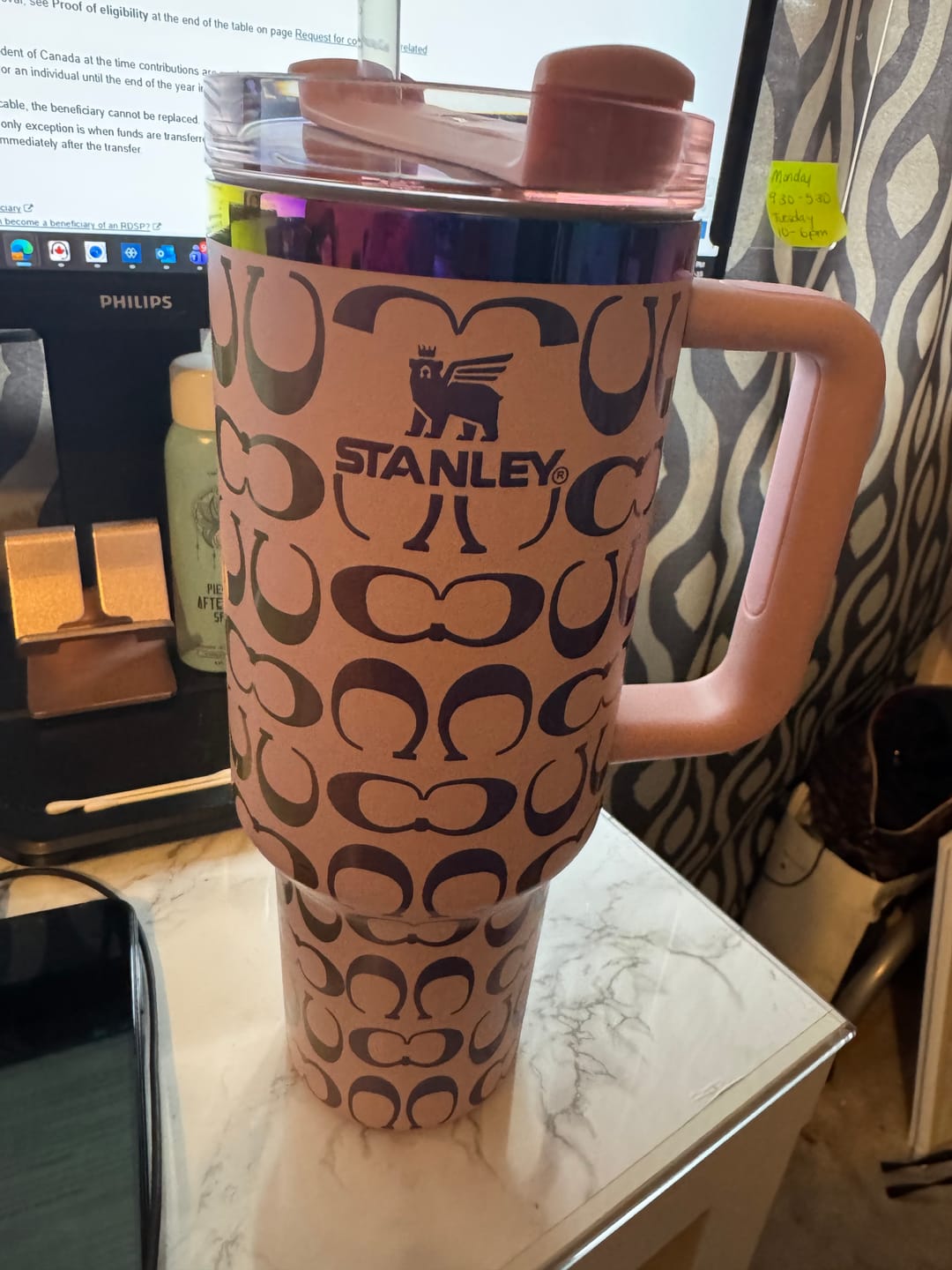 Customer photo review of Designer Holographic In-Car Insulated Cup 40OZ🔥 Free shipping by ✈️