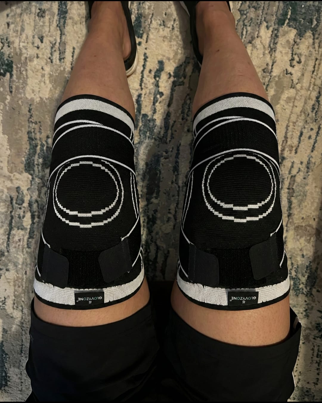 Customer photo review of Glovyzone Knee Brace