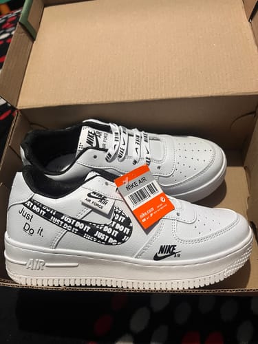 Customer photo review of Tenis 270 Blanco Negro Negro