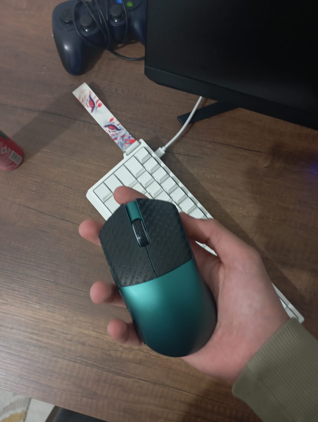 Customer photo review of Darmoshark M3 V2 Wireless Mouse
