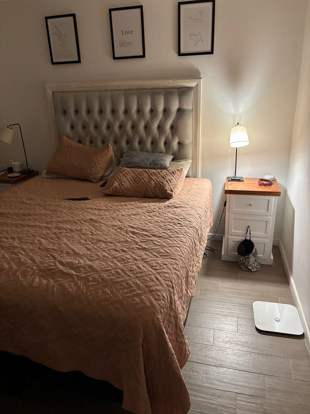 Customer photo review of Par de velador cajonera 3 niveles modelo Aval.