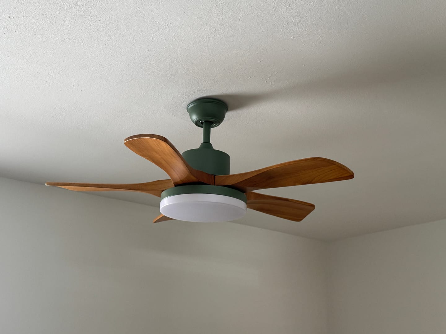 Customer photo review of WOMO Scandi Reversible Ceiling Fan with Light-WM5002