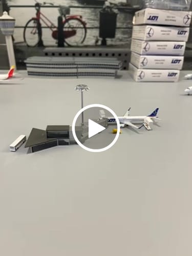 Customer video review of HERPA LOT E195 1/500 (**)