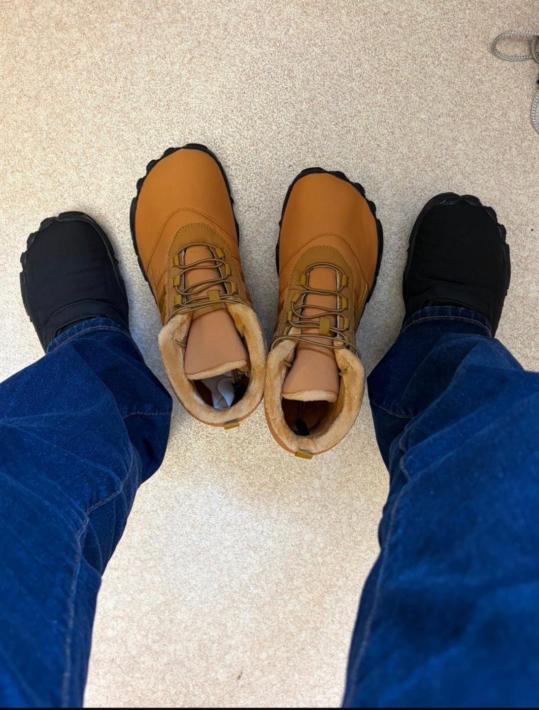 Customer photo review of Hypersole ArcticStep - Wasserdichte Grip Barfußschuhe für den Winter