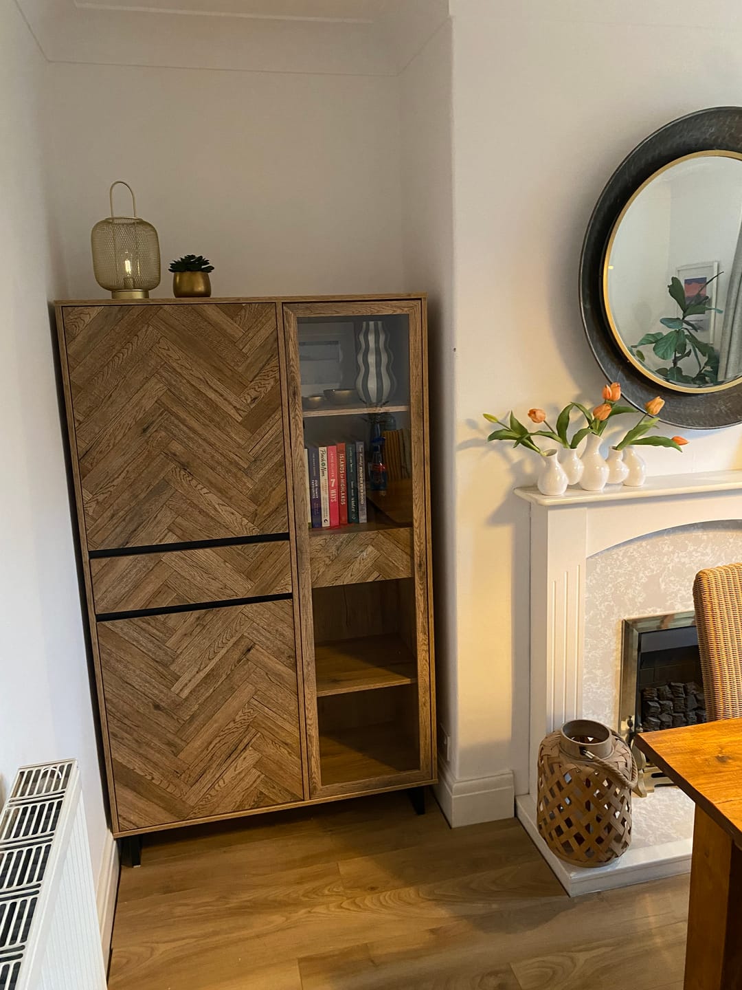 Customer photo review of Nikomedes Display Cabinet in Spica Oak/Matt Black/Bartex Oak