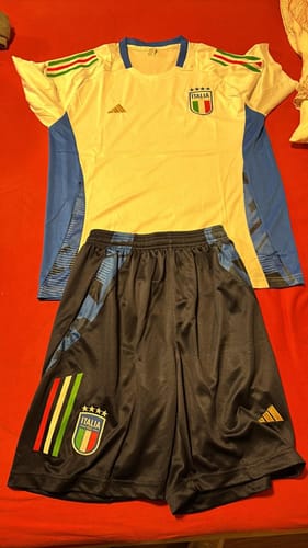 Customer photo review of Maillot et short d'entraînement Italia 24/25