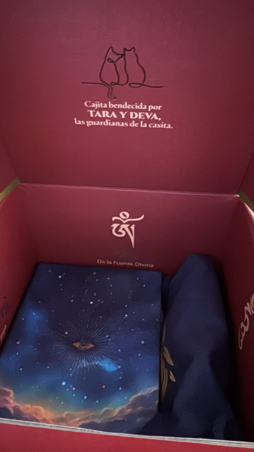 Customer photo review of El Gran Despertar: La Era Dorada ✨🌌💛 - Mazo Guía de 47 cartas