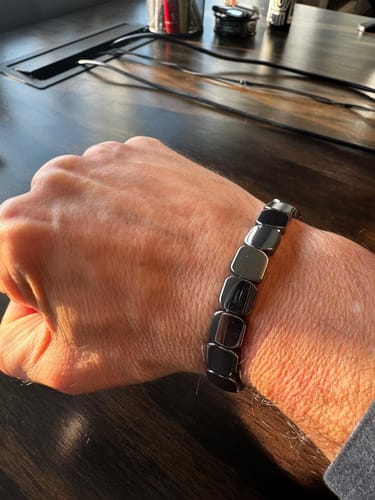 Customer photo review of Pulsera Hora Hematita