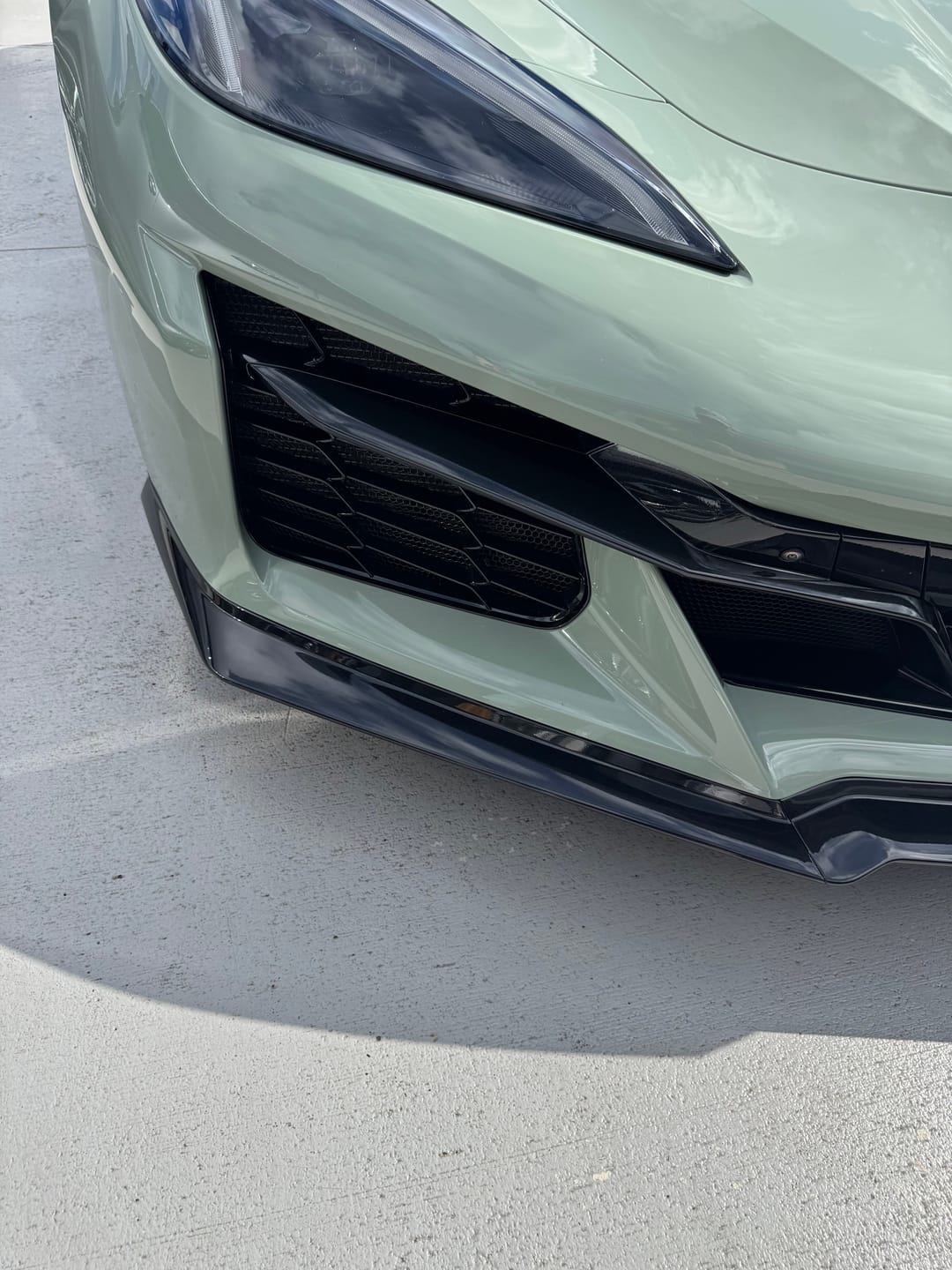 Customer photo review of Corvette C8 Z06 / E-Ray DRY CARBON FIBER Front Splitter [Z07 Package]