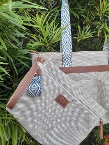 Customer photo review of TELA 100% PVC COR BEGE C/ CREME